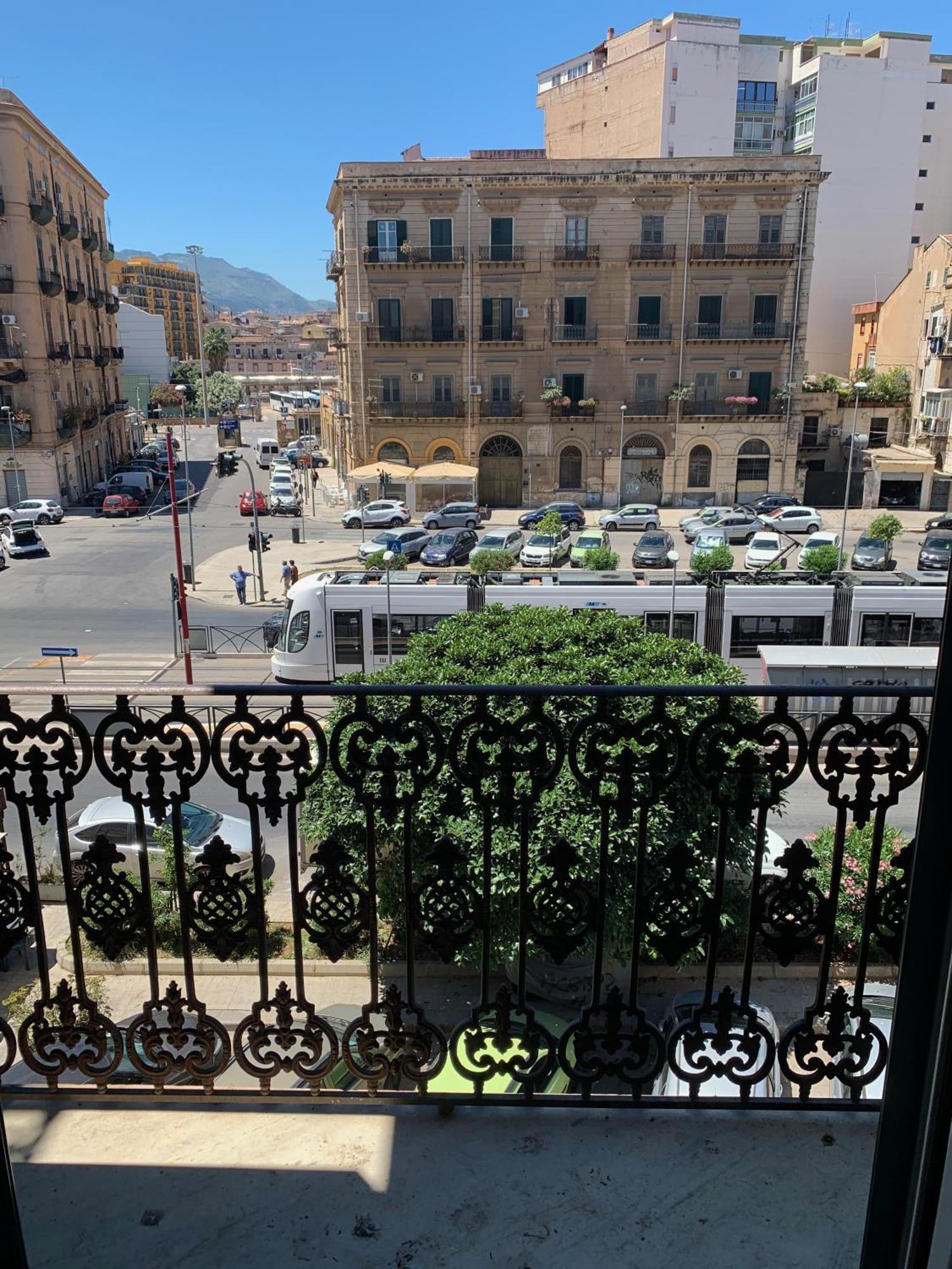 Central Station باليرمو المظهر الخارجي الصورة
